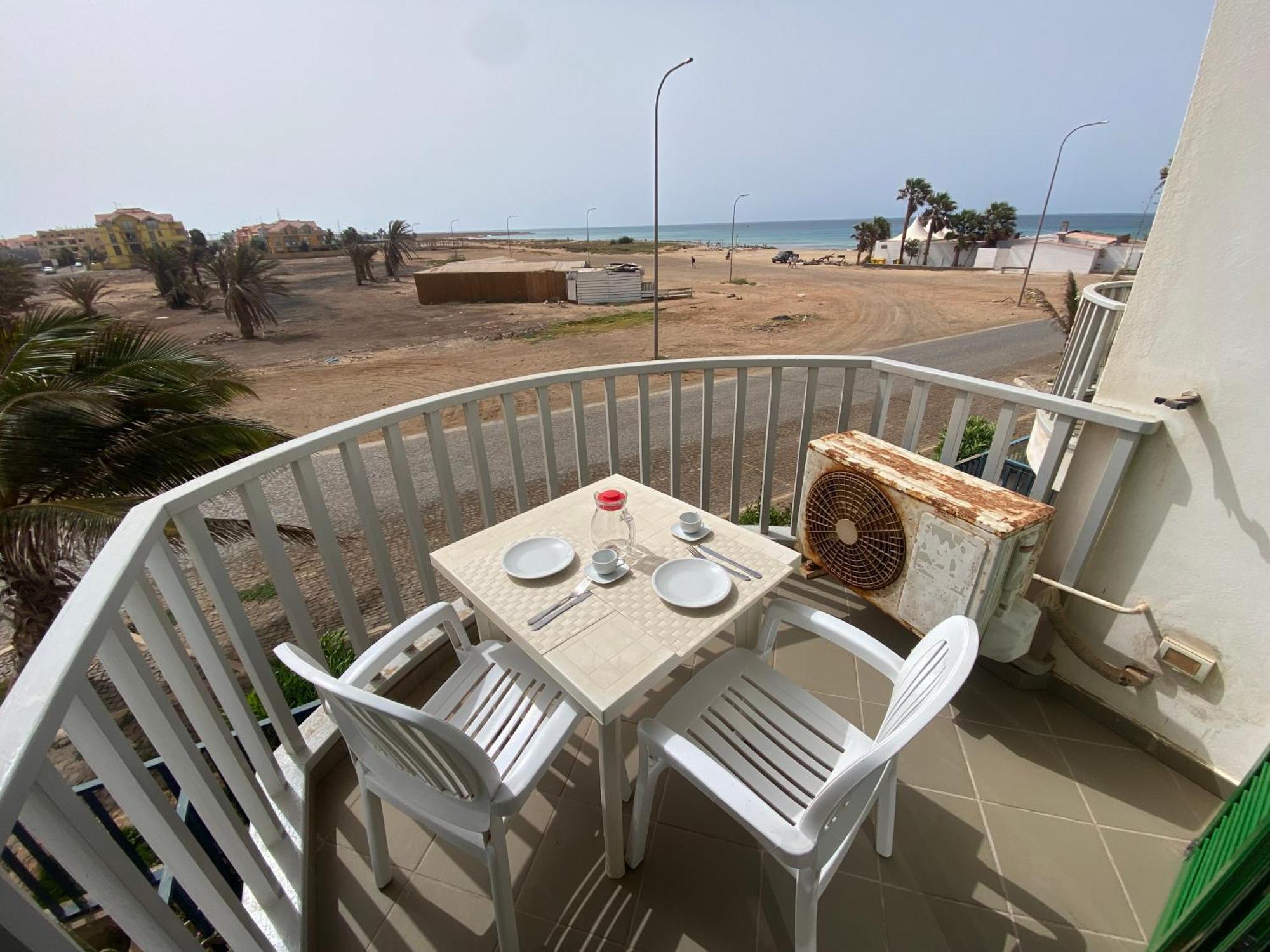 Leme Bedje - By Bobbywashere Santa Maria Exterior photo